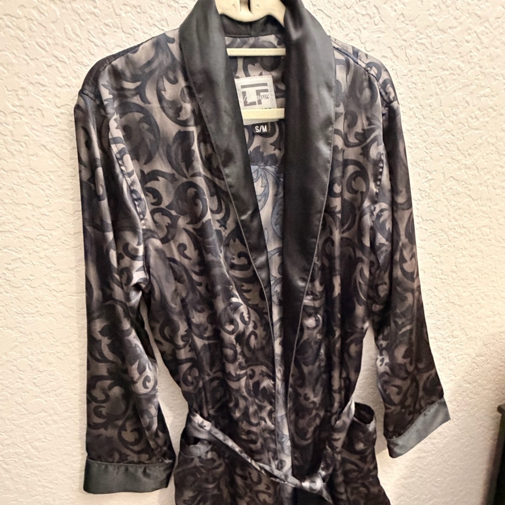 Premium Black and Gray Robe Men’s‎ Size M